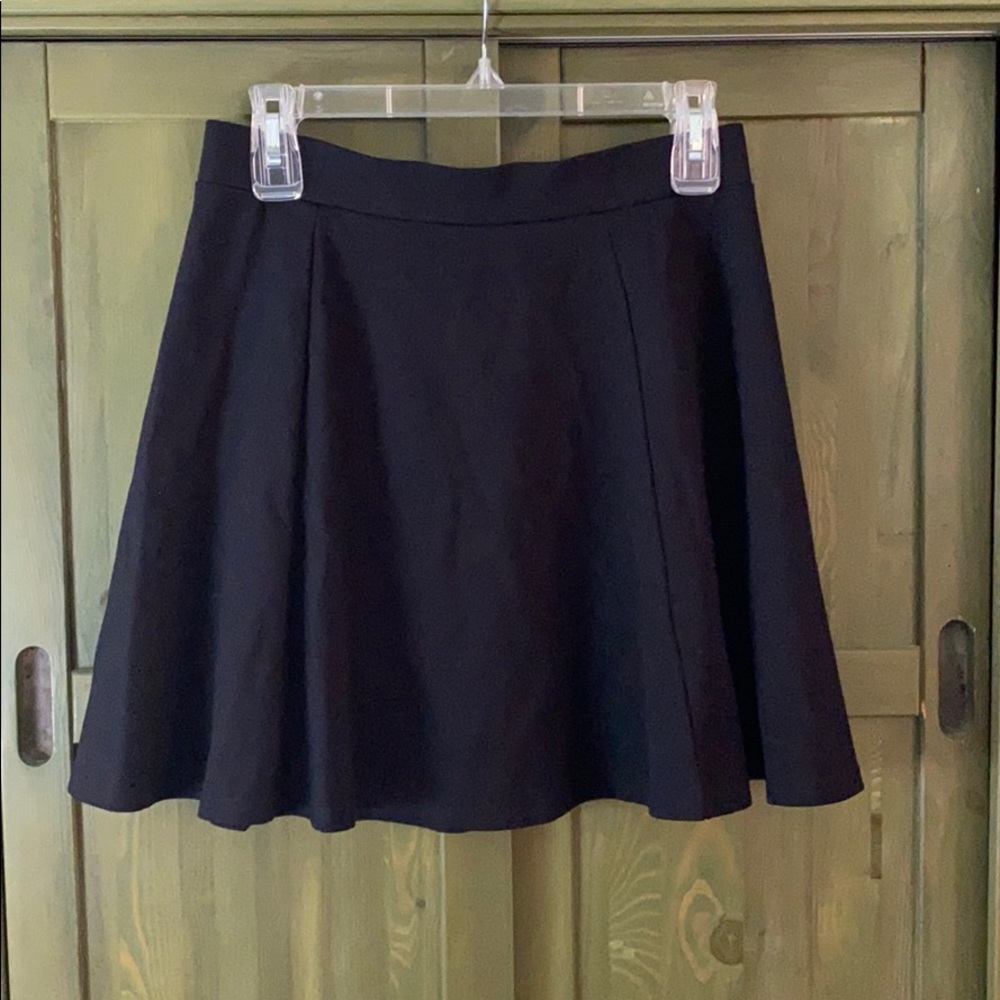 Black skater skirt M